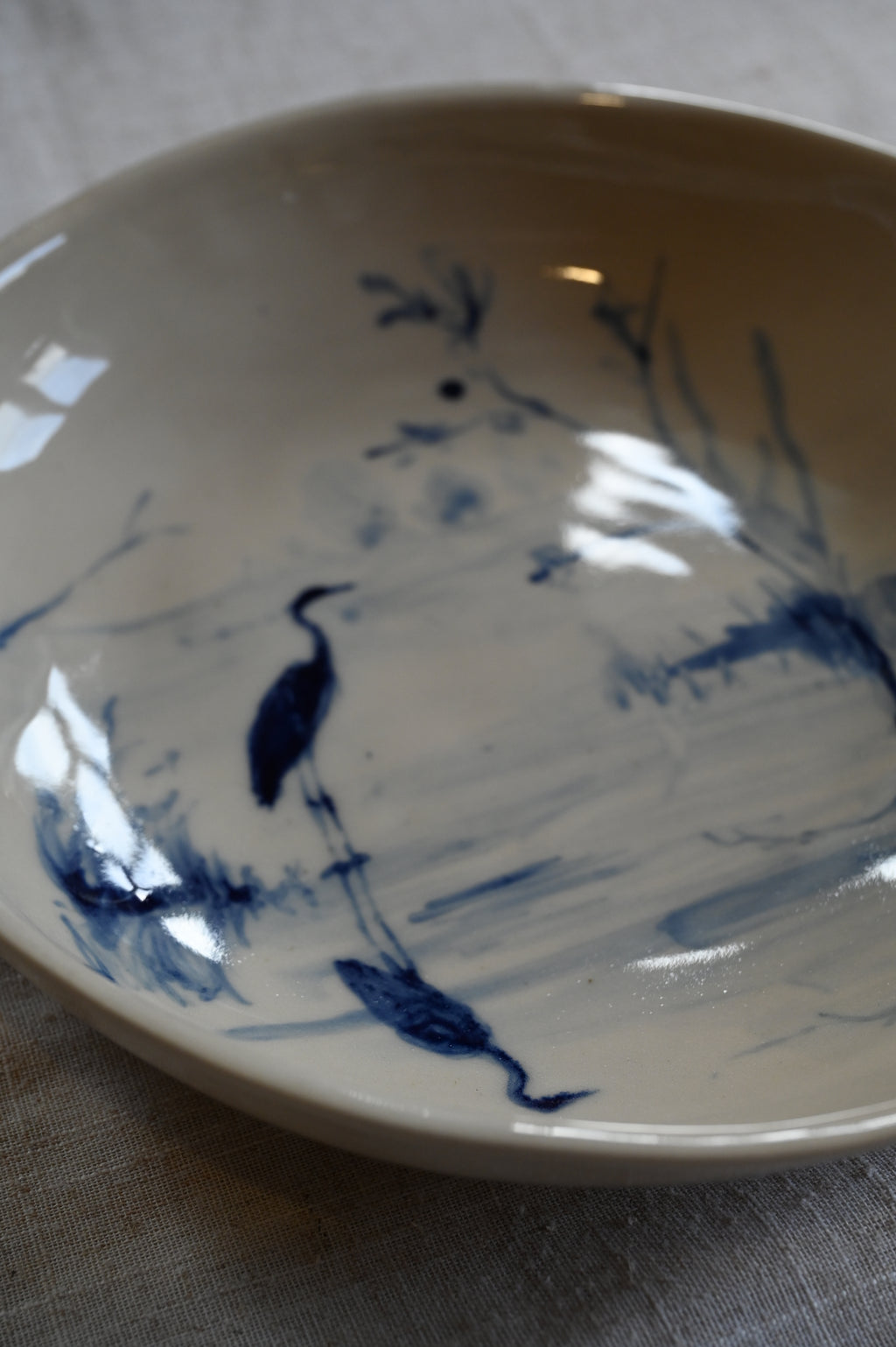 Ronde schaal met reiger